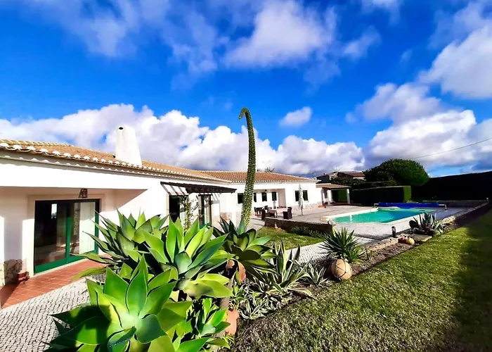 Mar & Surf • Piscina Privada